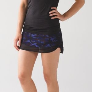 Lululemon Hotty Hot Skirt II

Camuflage blue
